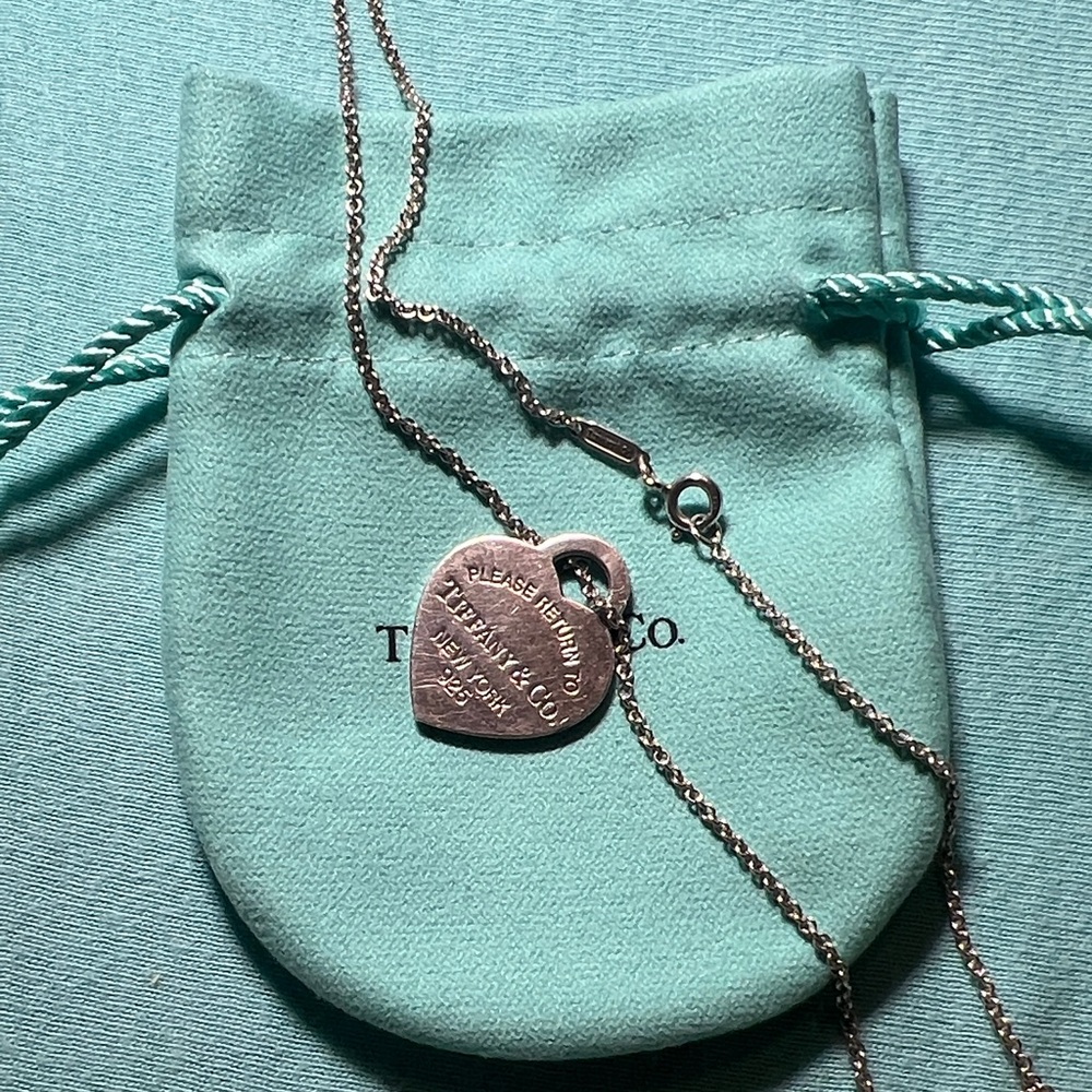 Tiffany & Co. Silver Heart Pendant Necklace (Authentic)